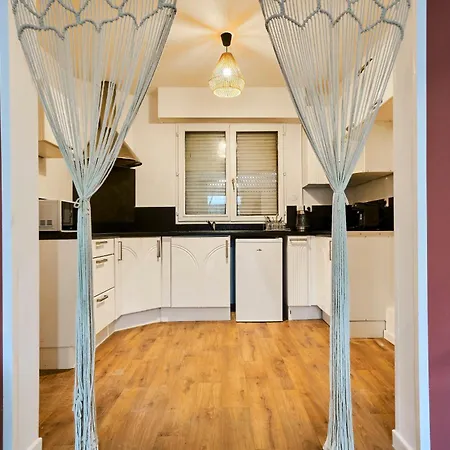 Ng Suitehome - Lille I Barbieux I Montesquieu - Balneo - Netflix - Wifi - Jardin Апартаменты Рубе
