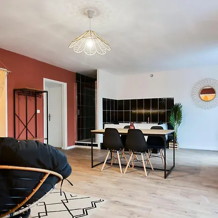 Ng Suitehome - Lille I Barbieux I Montesquieu - Balneo - Netflix - Wifi - Jardin Апартаменты *